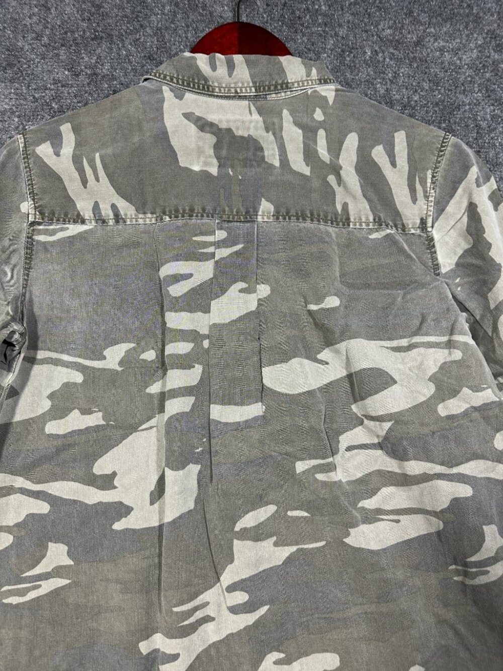 Express Boyfriend Shirt Womens Small Camouflage Long Sleeve Roll Tab Sleeve - Picture 10 of 10